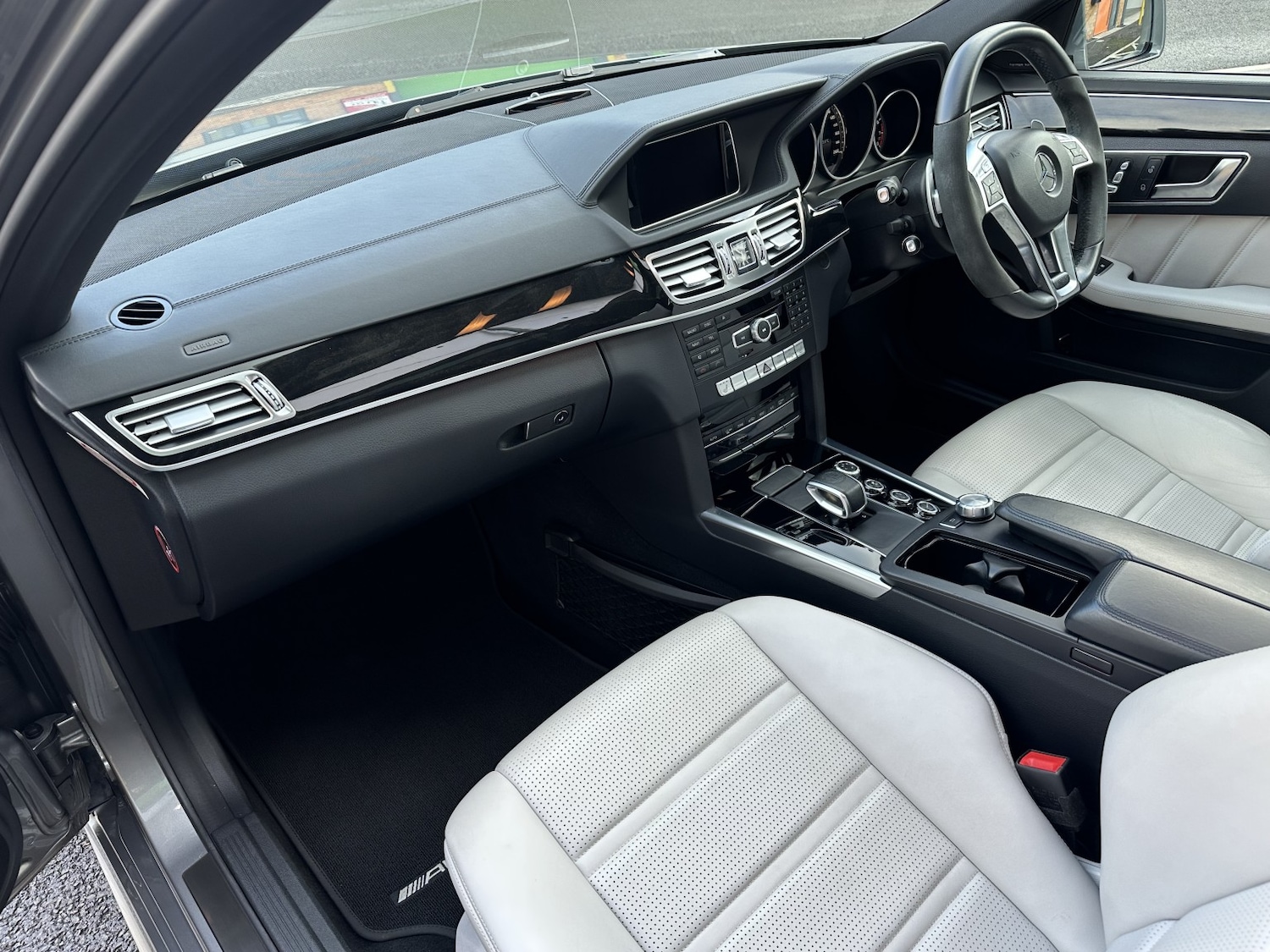 Used Mercedes-Benz E Class 2015 for sale - 76439938: Photo 4