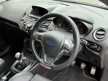 Used Ford Fiesta 2015 for sale - 78659789: Photo