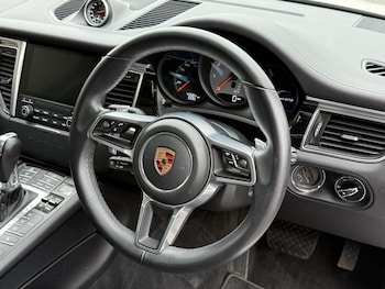 Used Porsche Macan 2018 for sale - 78920985: Photo