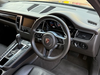 Used Porsche Macan 2015 for sale - 75692362: Photo