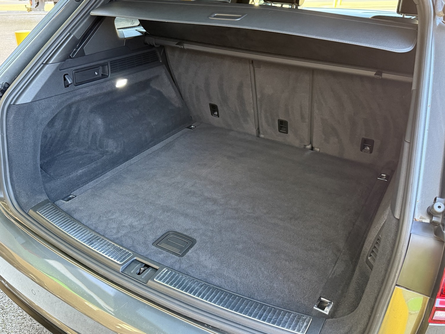 Used Volkswagen Touareg 2020 for sale - 76637457: Photo 18