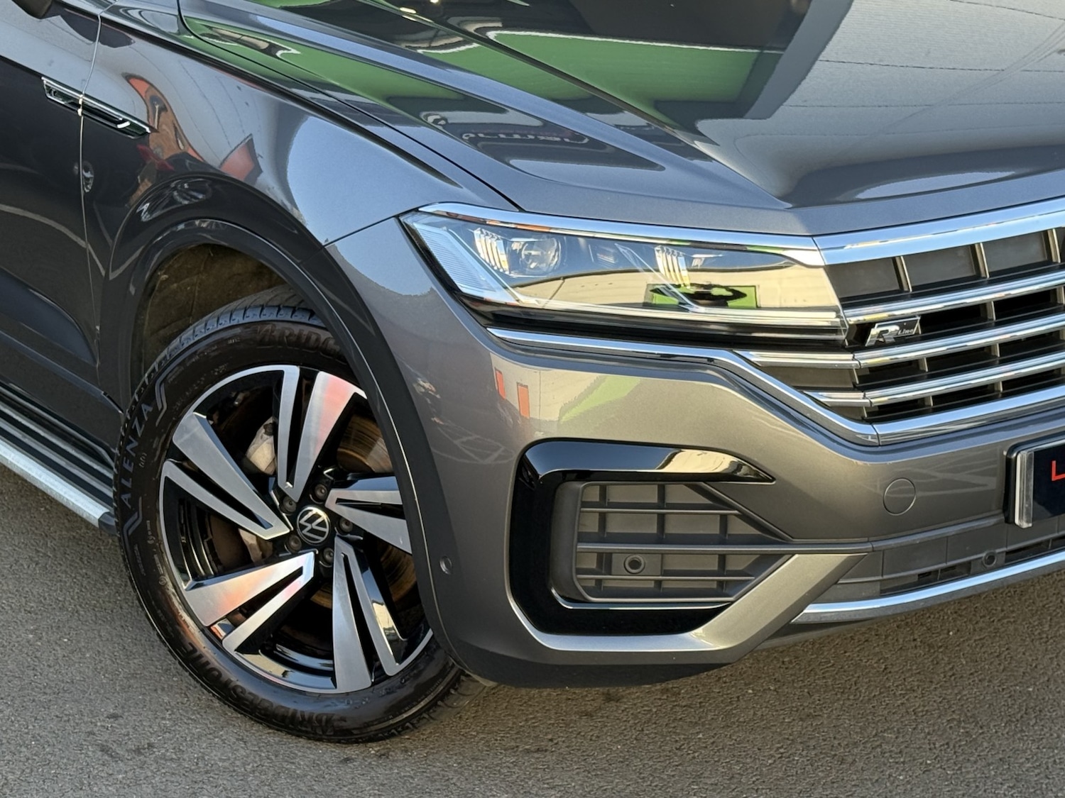 Used Volkswagen Touareg 2020 for sale - 76637457: Photo 2