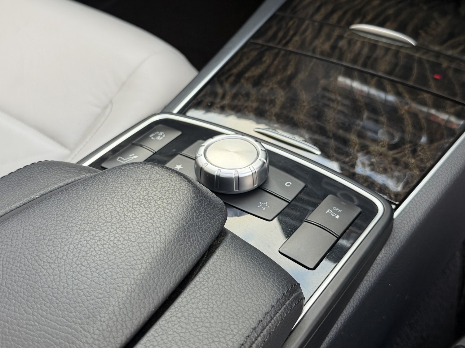 Used Mercedes-Benz E Class 2014 for sale - 77008129: Photo 19