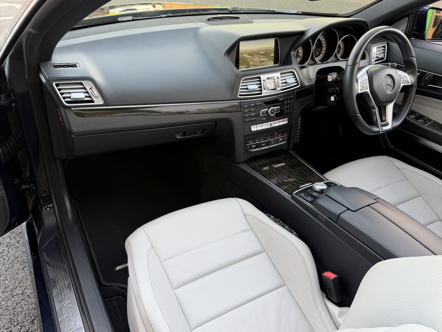 Used Mercedes-Benz E Class 2014 for sale - 77008129: Photo 4