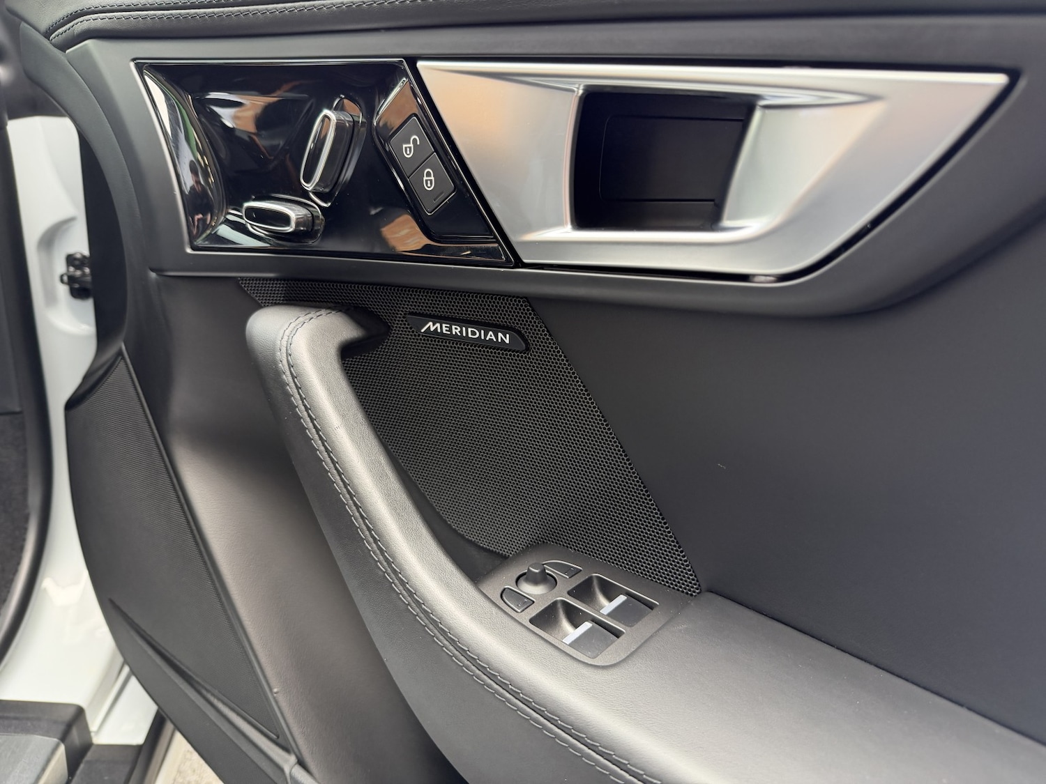 Used Jaguar F-Type 2016 for sale - 77668626: Photo 21