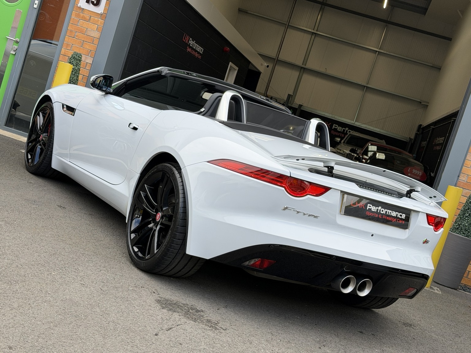 Used Jaguar F-Type 2016 for sale - 77668626: Photo 22