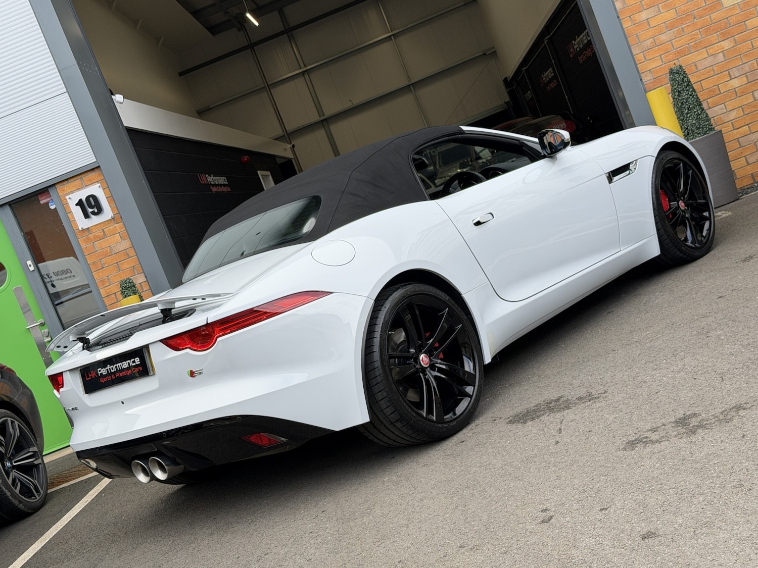 Used Jaguar F-Type 2016 for sale - 77668626: Photo 24