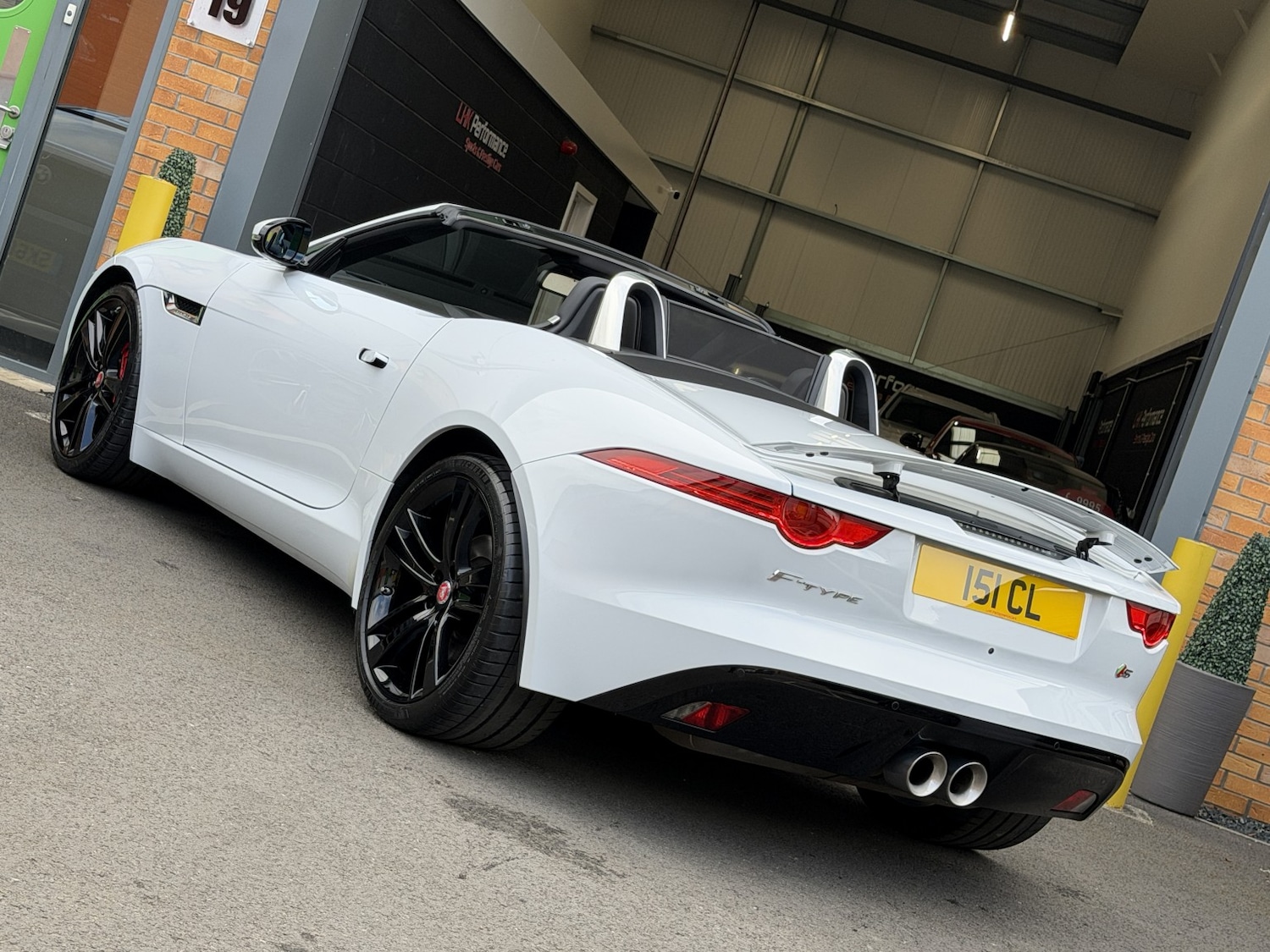 Used Jaguar F-Type 2016 for sale - 77668626: Photo 27