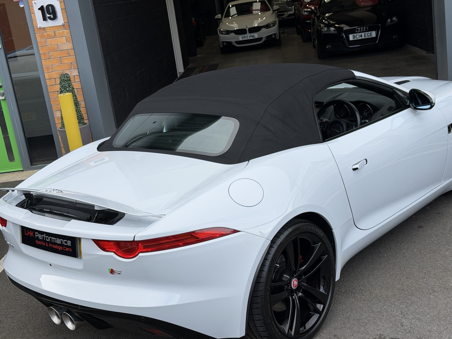 Used Jaguar F-Type 2016 for sale - 77668626: Photo 30