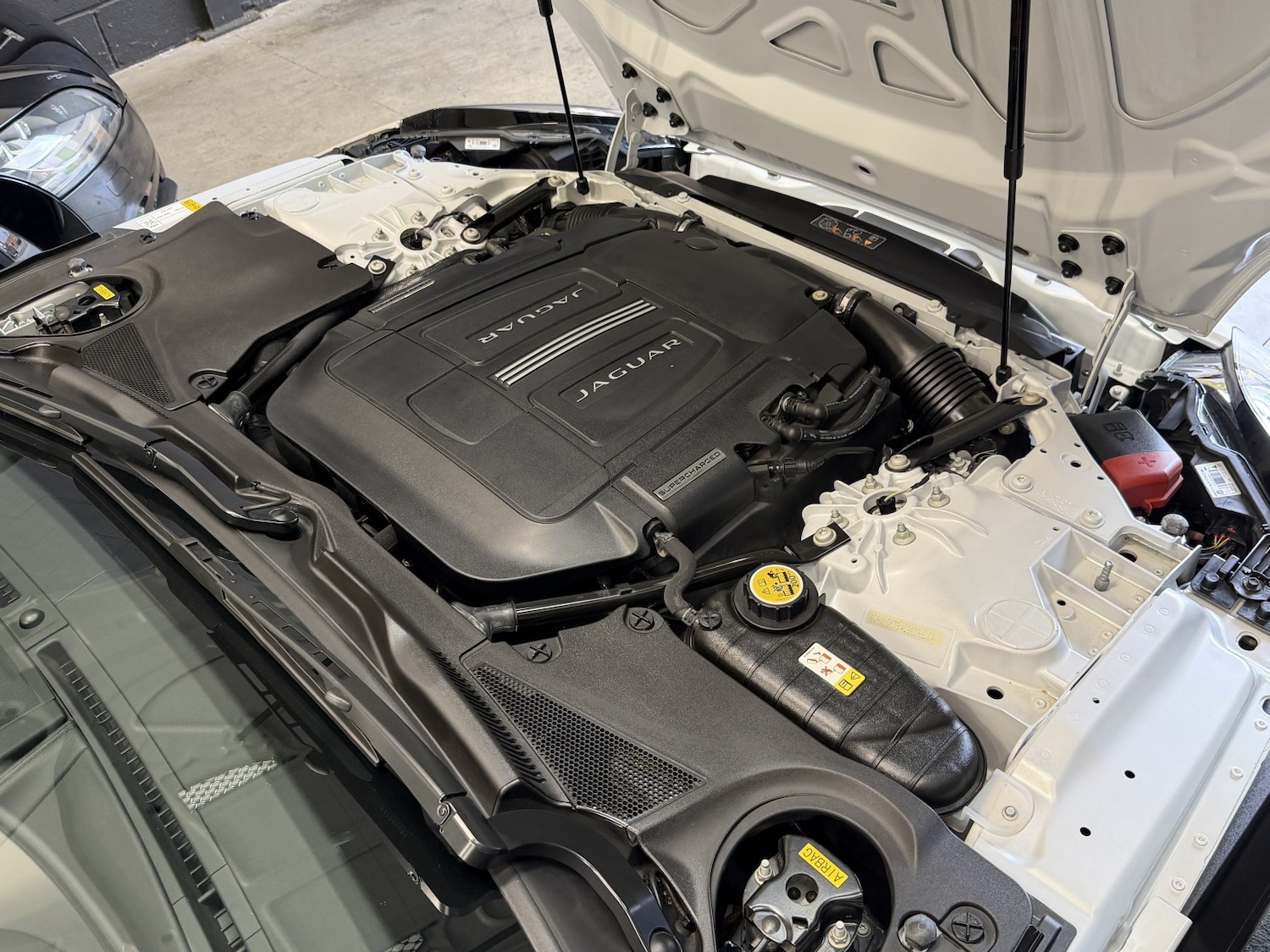 Used Jaguar F-Type 2016 for sale - 77668626: Photo 33