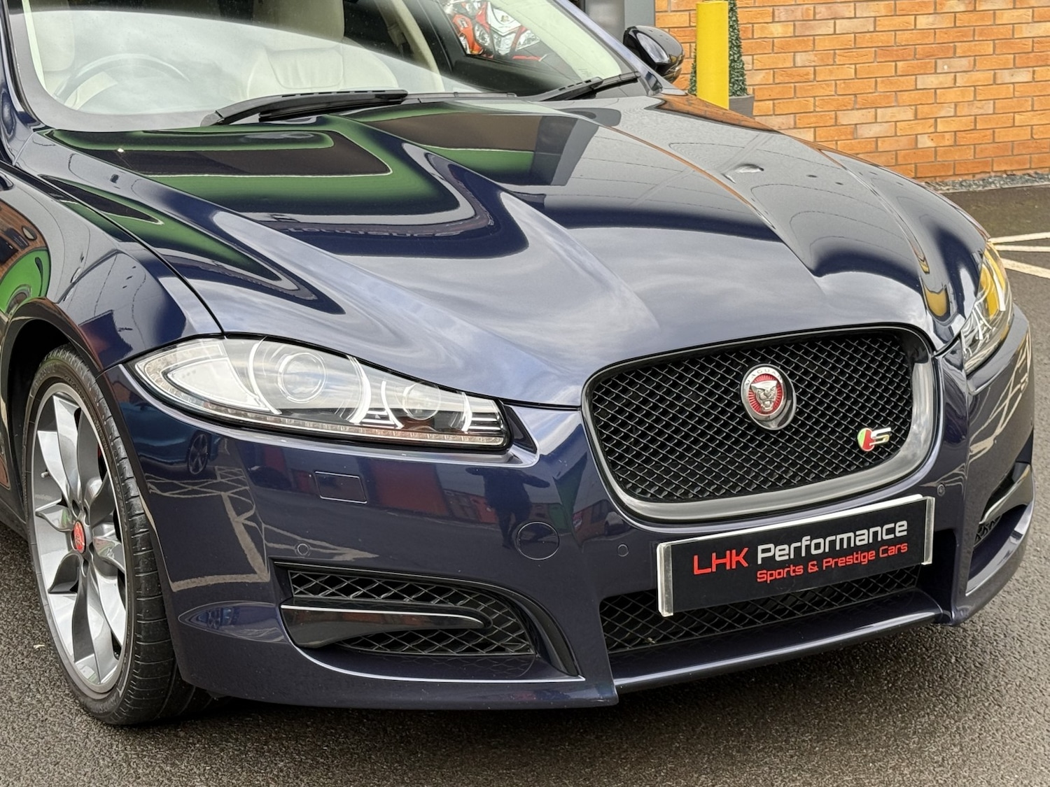 Used Jaguar XF 2015 for sale - 77562559: Photo 11