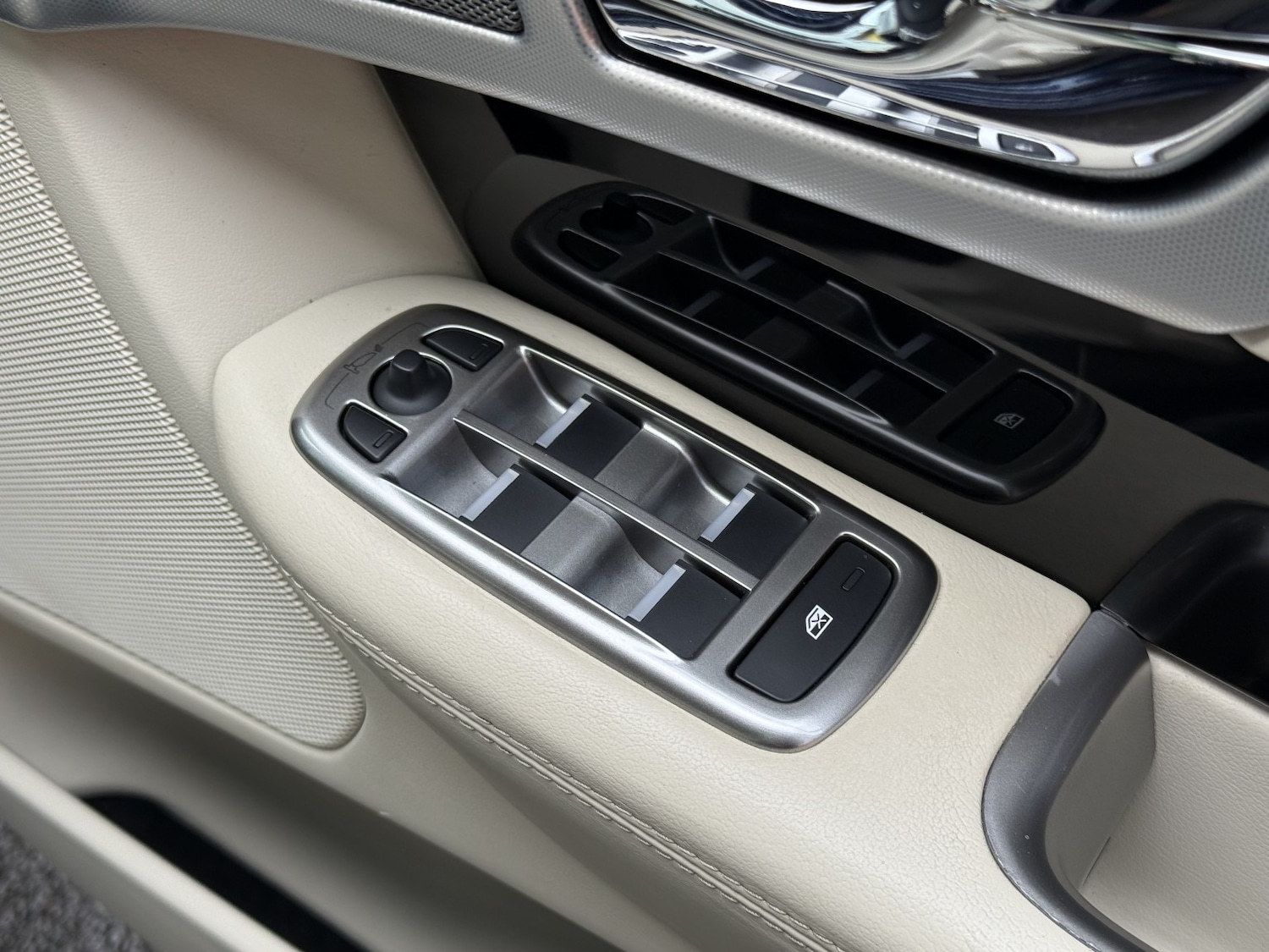 Used Jaguar XF 2015 for sale - 77562559: Photo 26