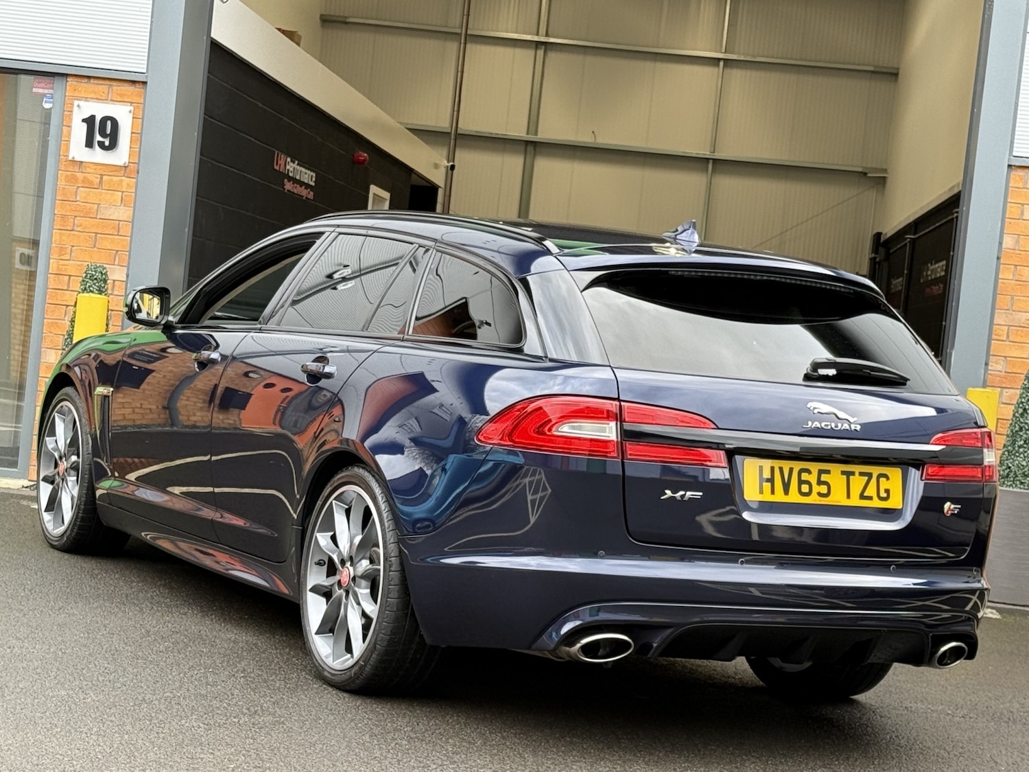 Used Jaguar XF 2015 for sale - 77562559: Photo 8