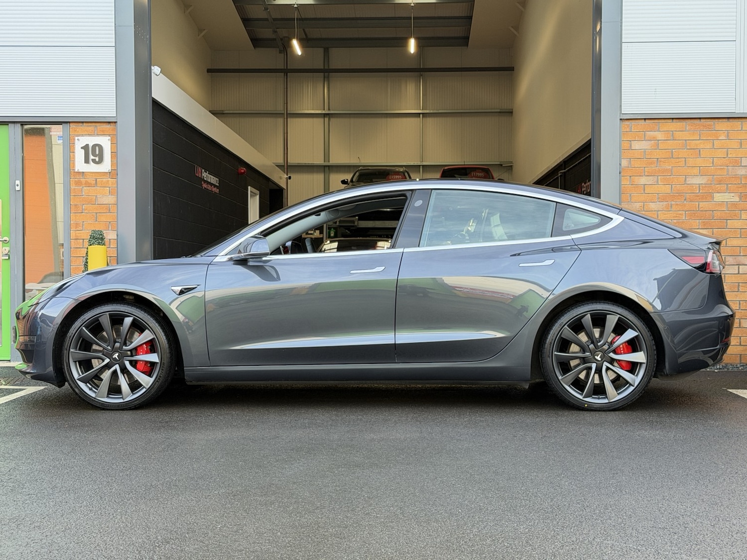 Used Tesla Model 3 2019 for sale - 77385362: Photo 20