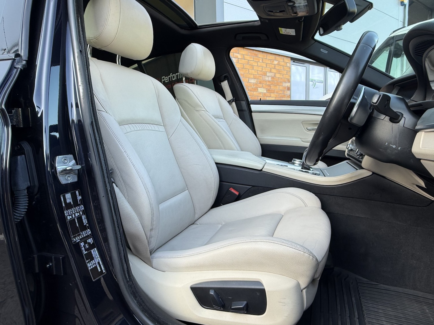 Used BMW 5 Series 2015 for sale - 77766537: Photo 5