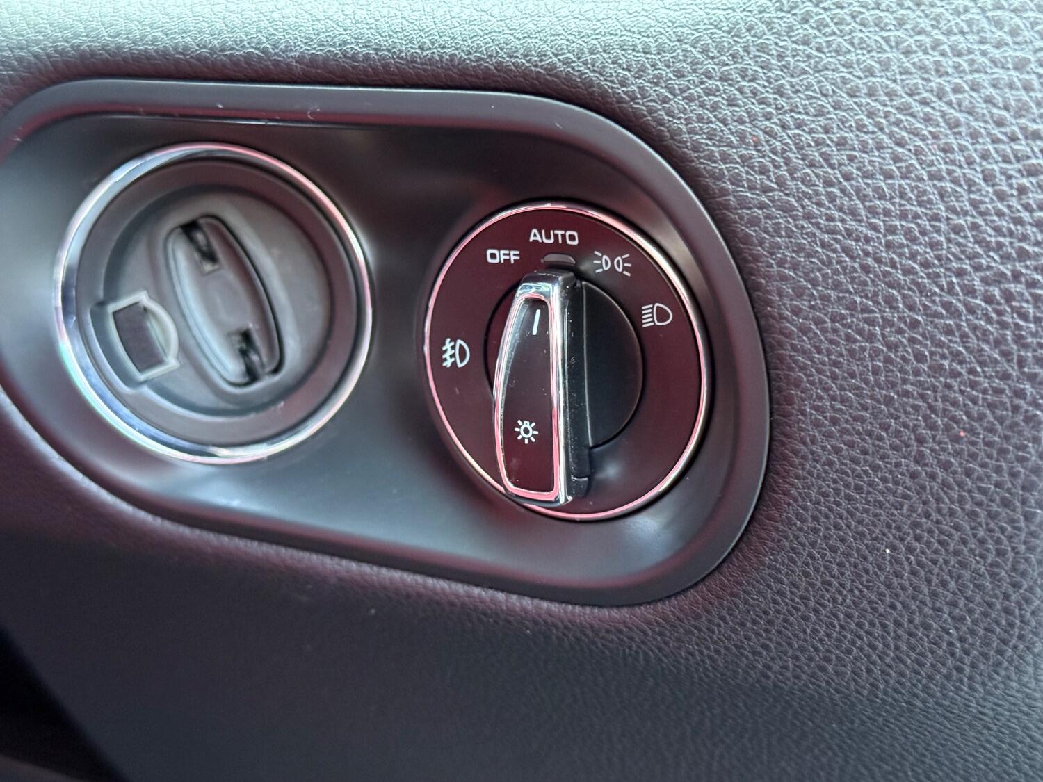 Used Porsche Macan 2015 for sale - 76769161: Photo 28