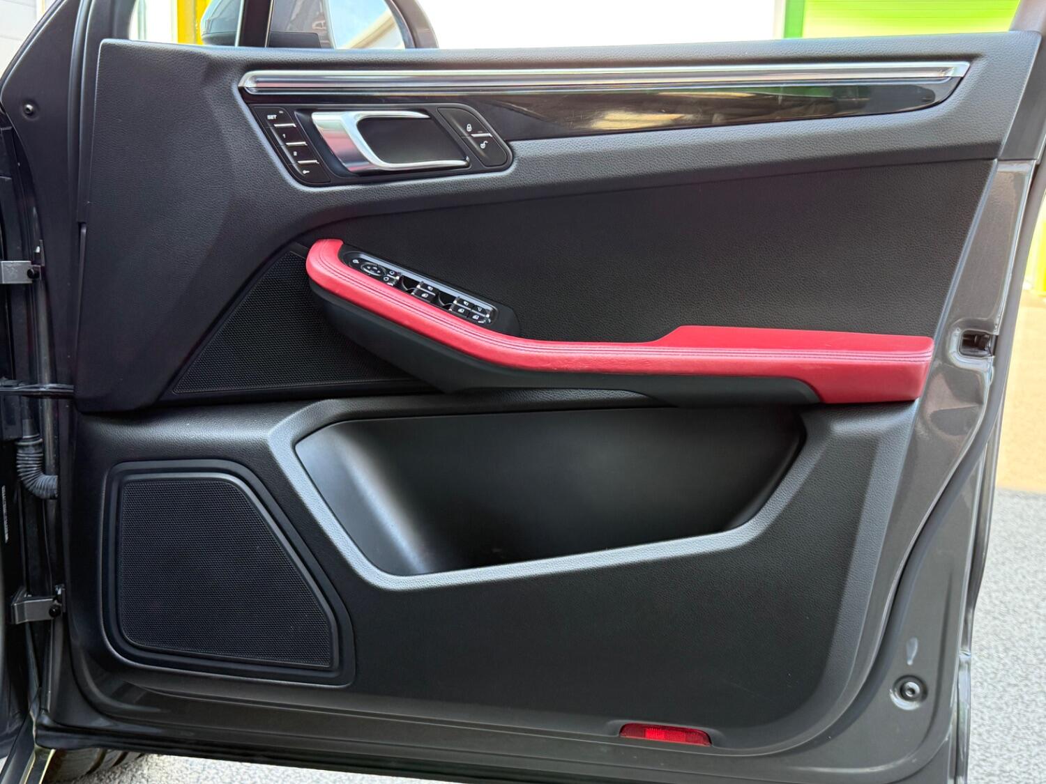 Used Porsche Macan 2015 for sale - 76769161: Photo 30