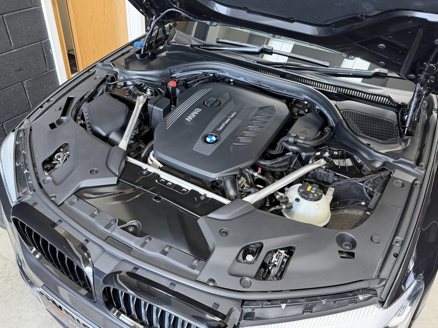 Used BMW 5 Series 2018 for sale - 76497493: Photo 32