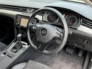 Used Volkswagen Passat 2015 for sale - 79710850: Photo