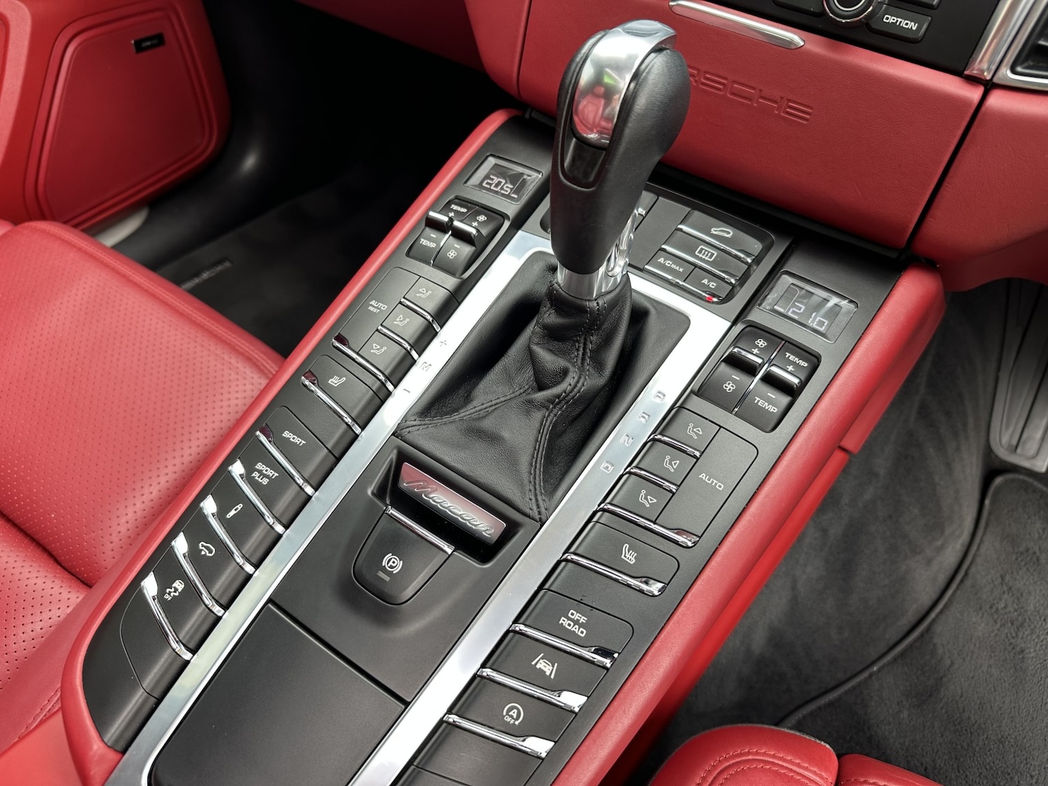 Used Porsche Macan 2015 for sale - 76305467: Photo 11