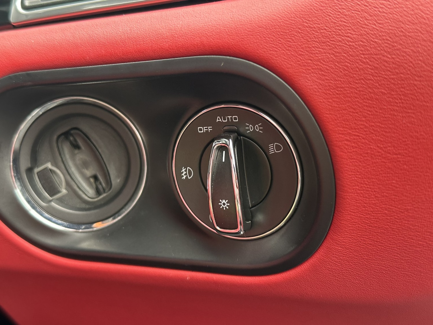 Used Porsche Macan 2015 for sale - 76305467: Photo 32