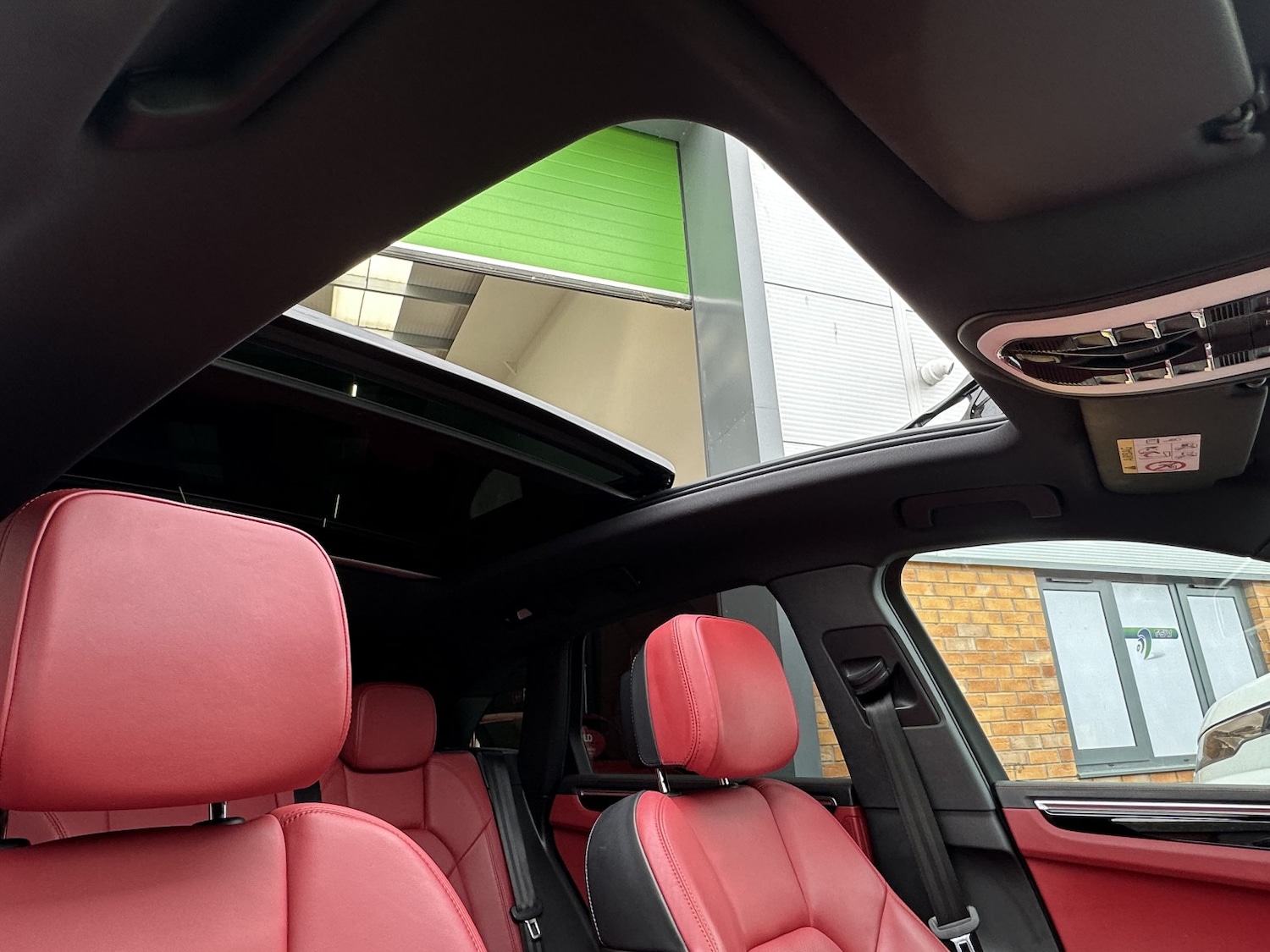 Used Porsche Macan 2015 for sale - 76305467: Photo 34