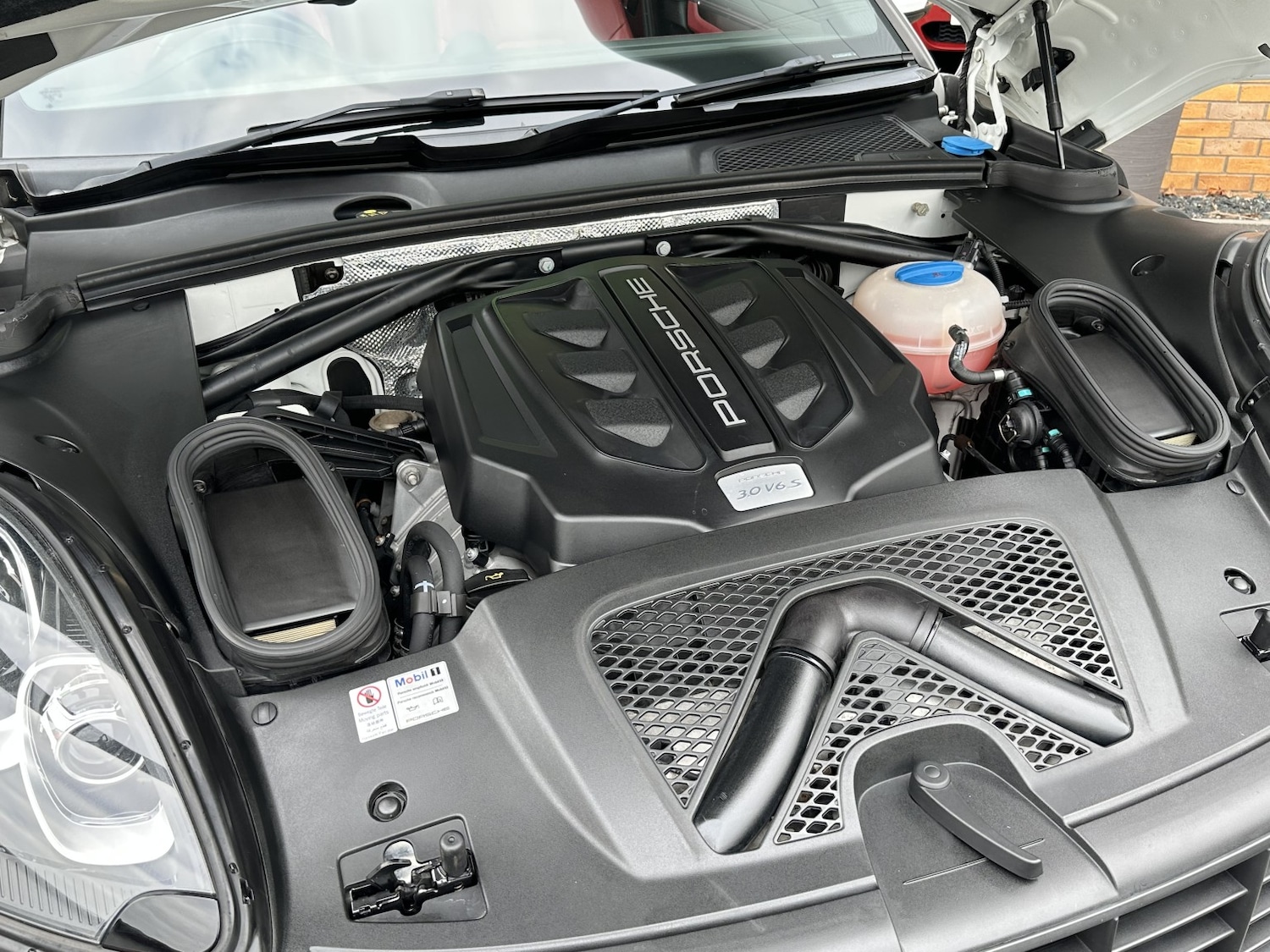 Used Porsche Macan 2015 for sale - 76305467: Photo 40