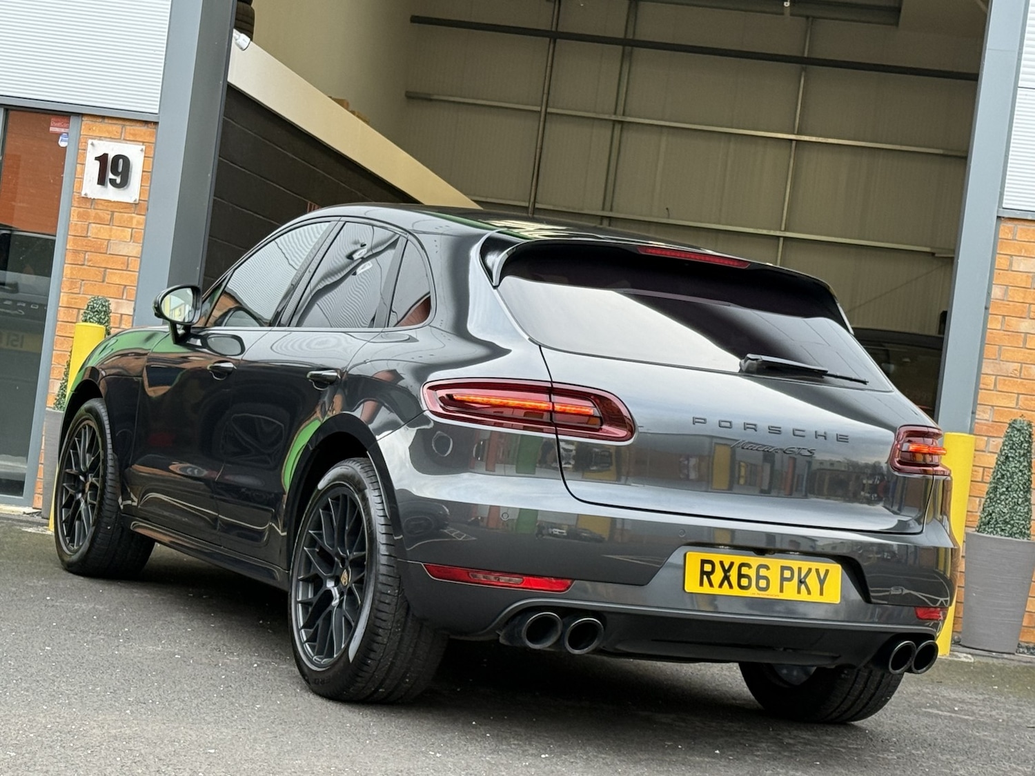 Used Porsche Macan 2016 for sale - 77201218: Photo 10