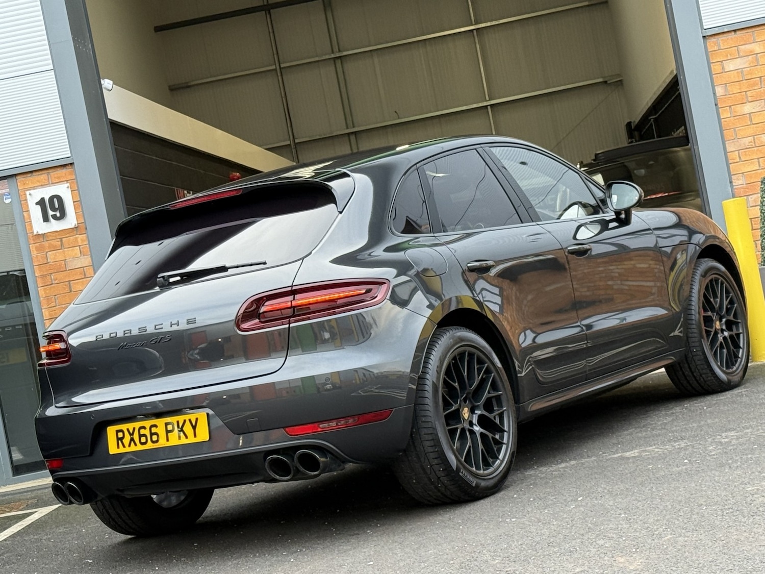 Used Porsche Macan 2016 for sale - 77201218: Photo 12