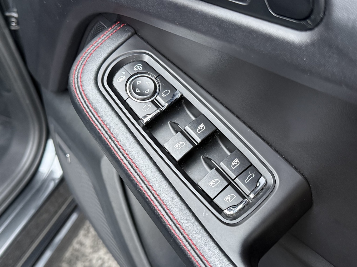 Used Porsche Macan 2016 for sale - 77201218: Photo 37