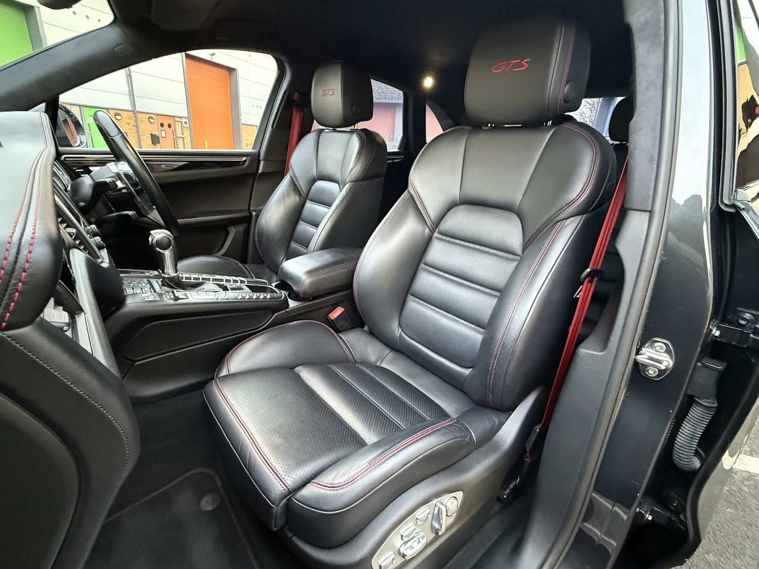 Used Porsche Macan 2016 for sale - 77201218: Photo 4