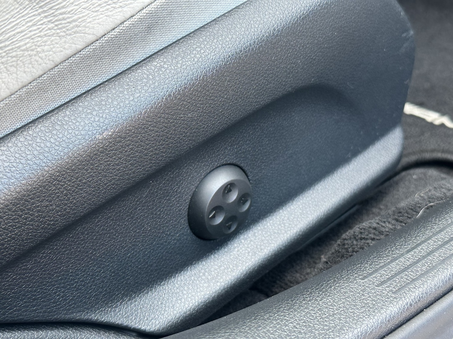 Used Mercedes-Benz C Class 2016 for sale - 76799217: Photo 42