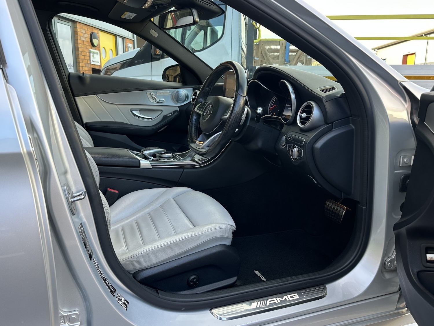 Used Mercedes-Benz C Class 2016 for sale - 76799217: Photo 5