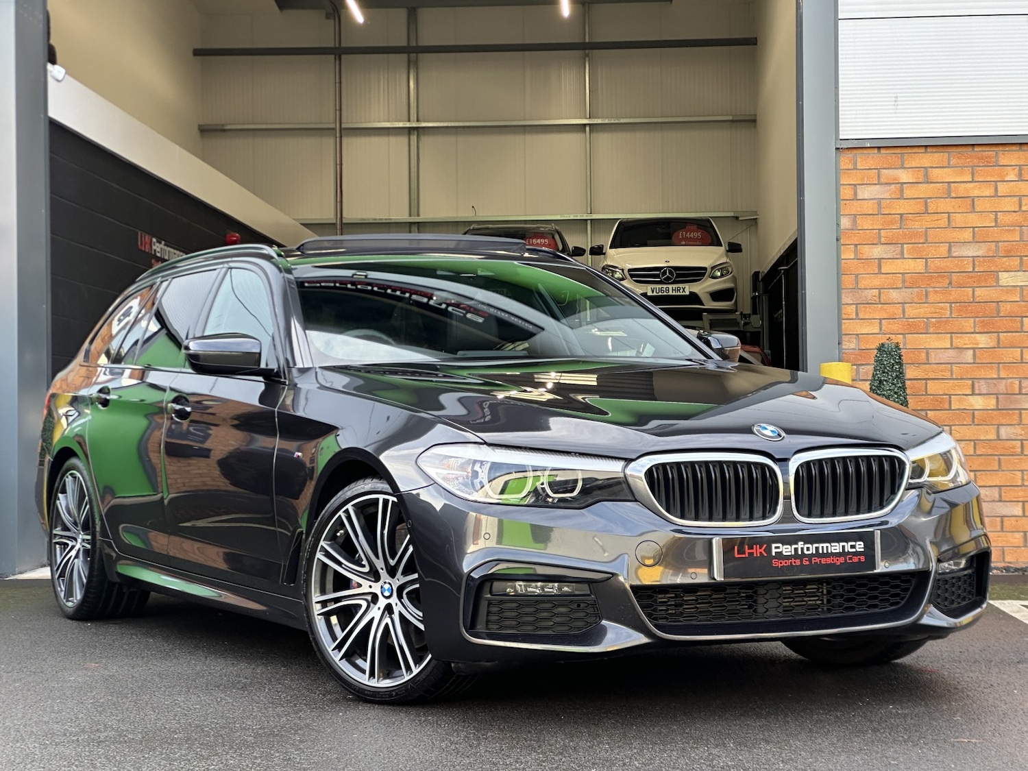 Used BMW 5 Series 2019 for sale - 76963406: Photo 1