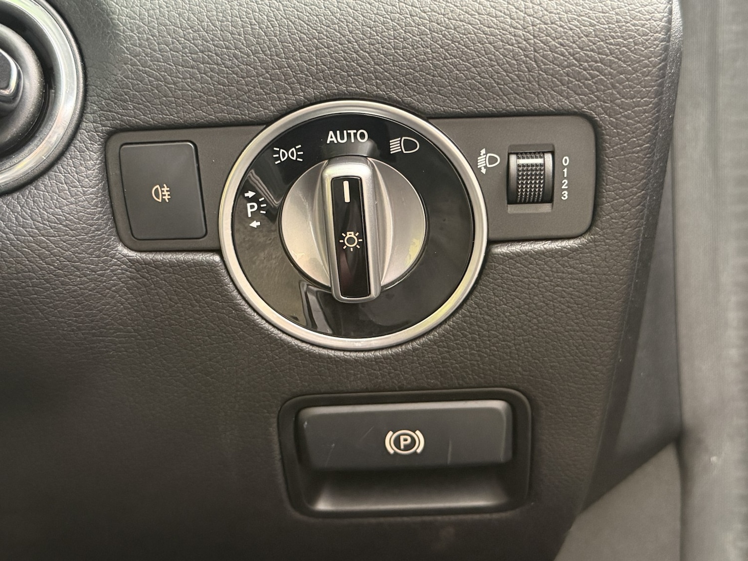 Used Mercedes-Benz SLC 2016 for sale - 77313989: Photo 13