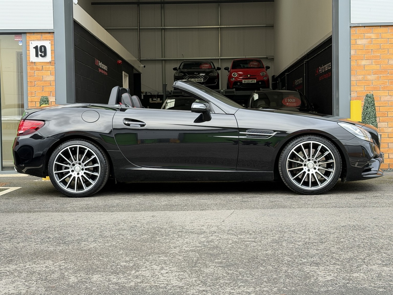 Used Mercedes-Benz SLC 2016 for sale - 77313989: Photo 15