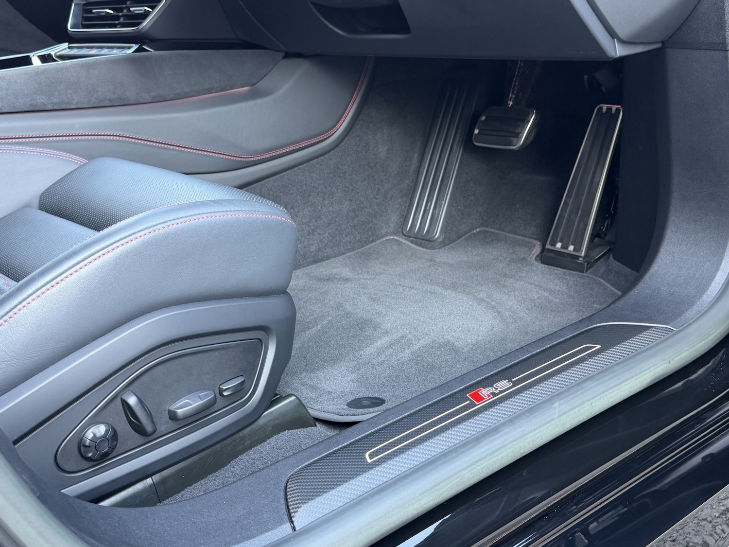 Used Audi RS e-tron GT 2022 for sale - 77954019: Photo 32