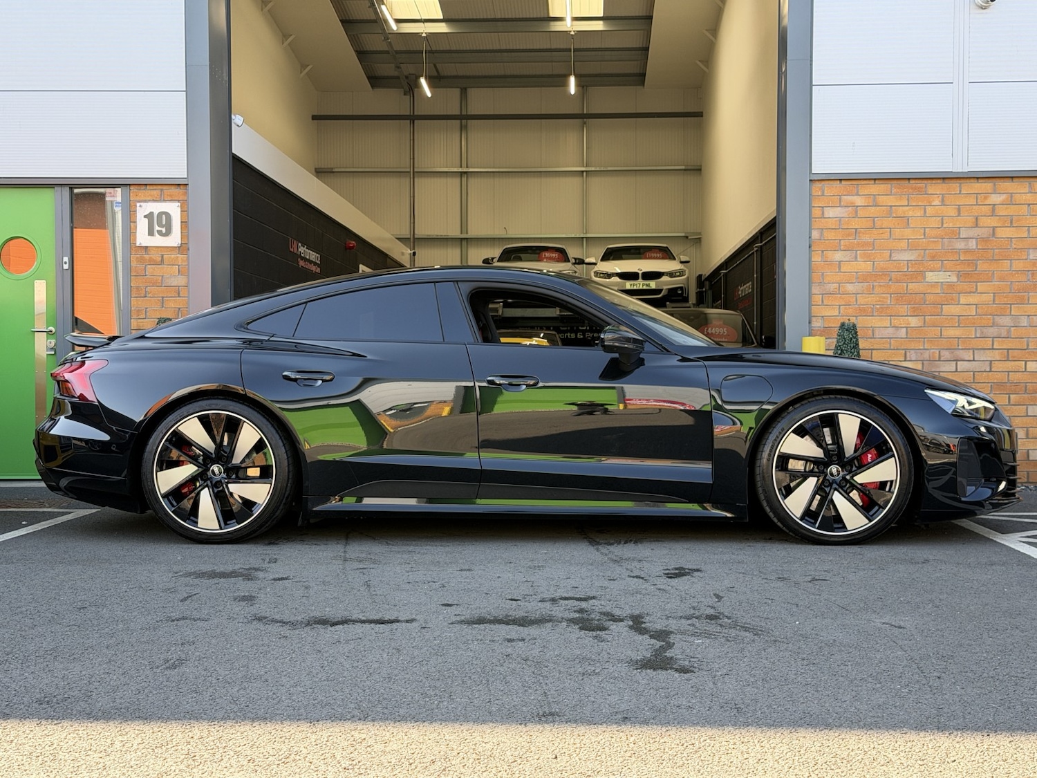 Used Audi RS e-tron GT 2022 for sale - 77954019: Photo 39