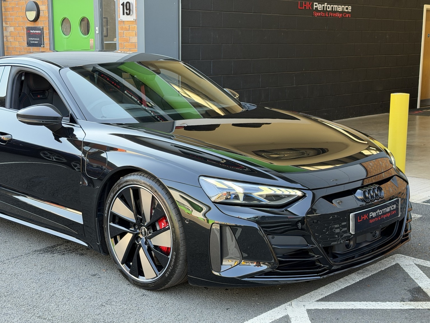 Used Audi RS e-tron GT 2022 for sale - 77954019: Photo 46