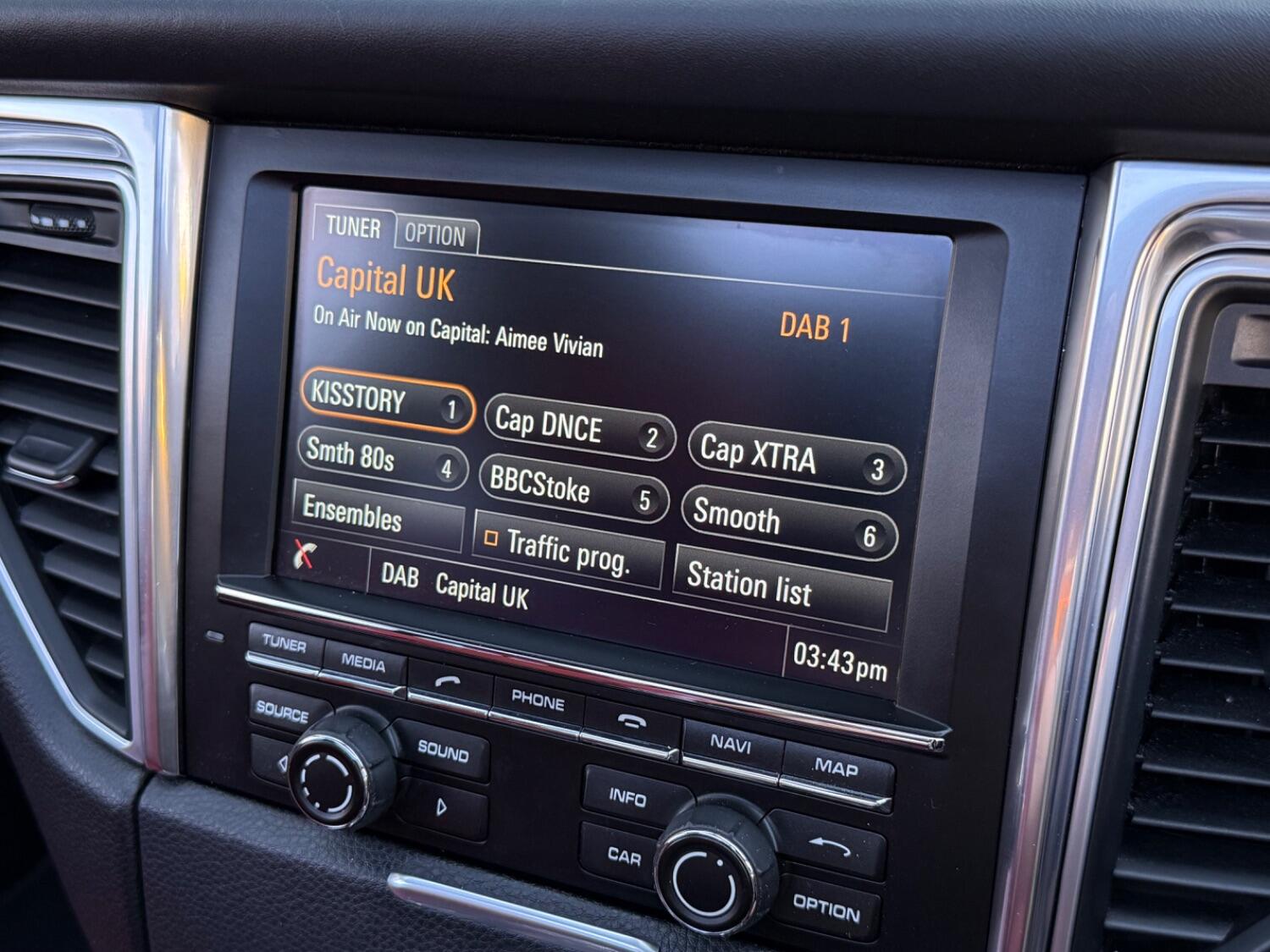 Used Porsche Macan 2015 for sale - 76951144: Photo 25