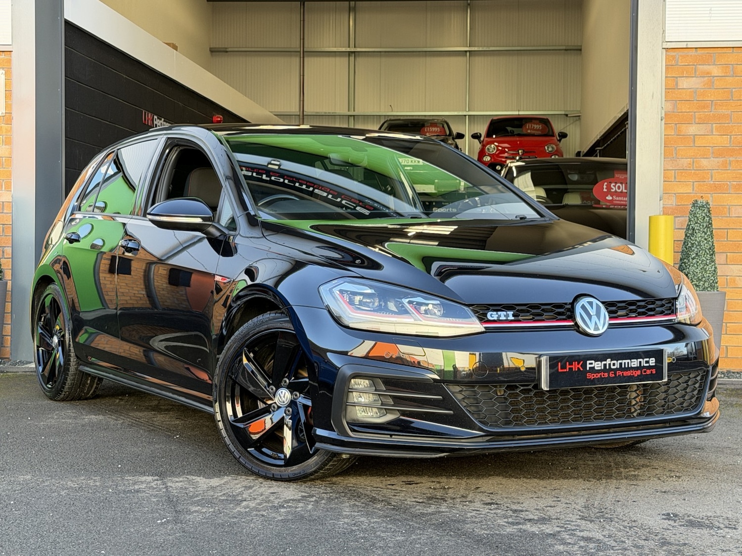 Used Volkswagen Golf 2017 for sale - 77363601: Photo 1