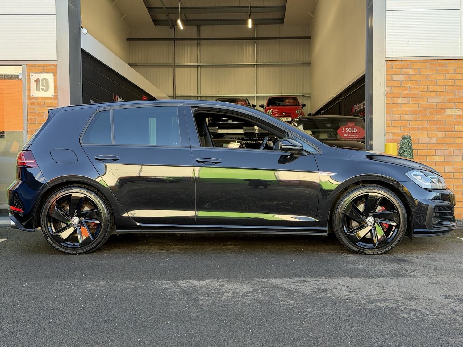 Used Volkswagen Golf 2017 for sale - 77363601: Photo 21