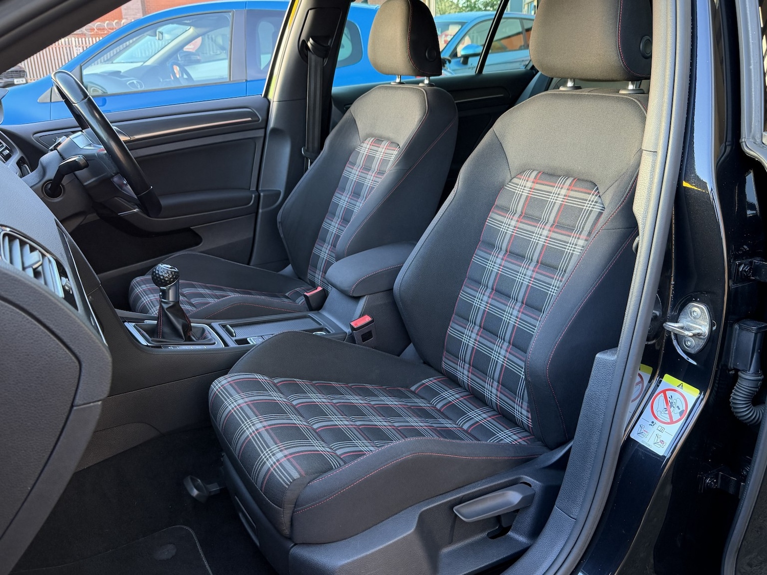 Used Volkswagen Golf 2017 for sale - 77363601: Photo 5