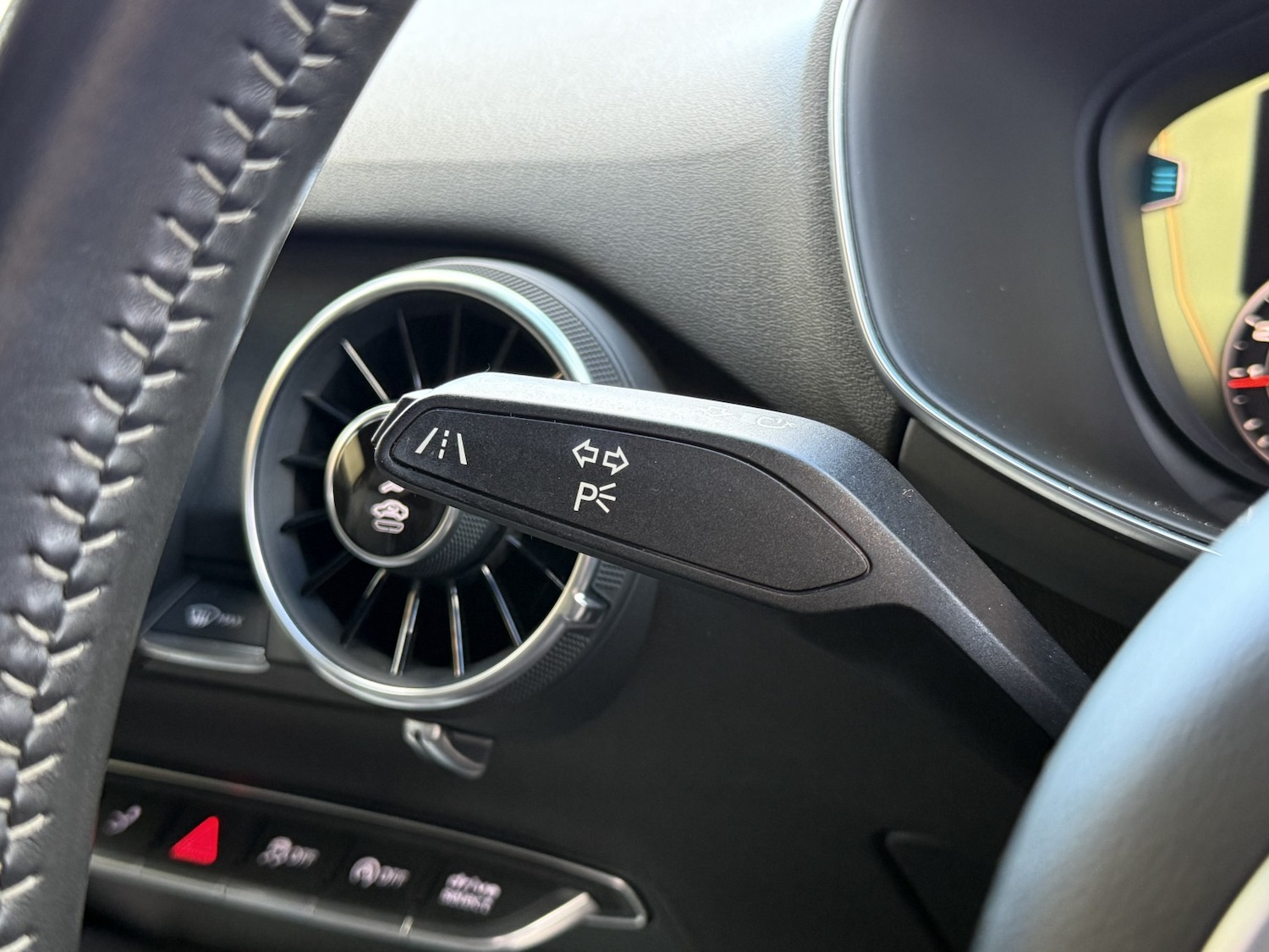 Used Audi TT 2015 for sale - 76347260: Photo 28