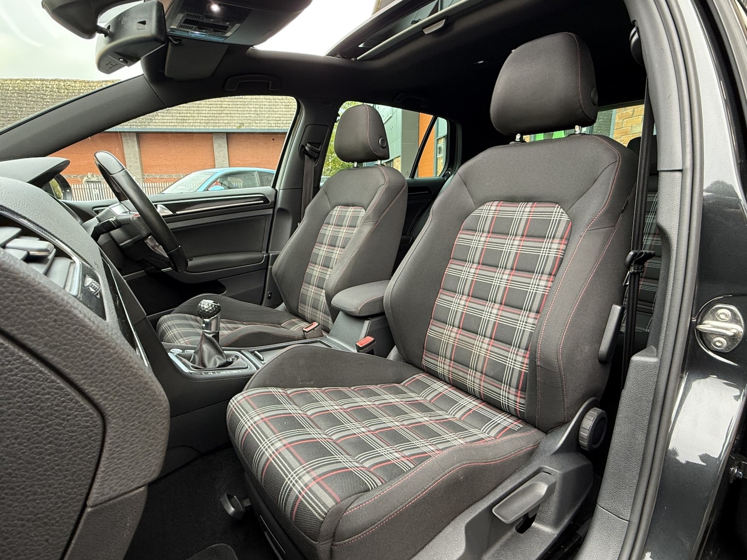 Used Volkswagen Golf 2015 for sale - 76461573: Photo 4