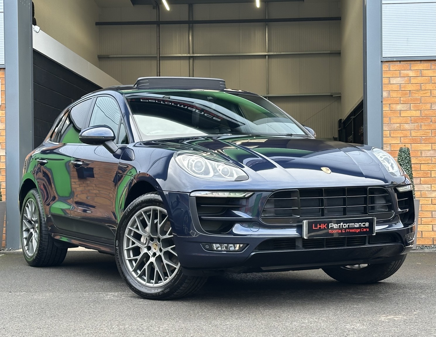Used Porsche Macan 2015 for sale - 77632390: Photo 1