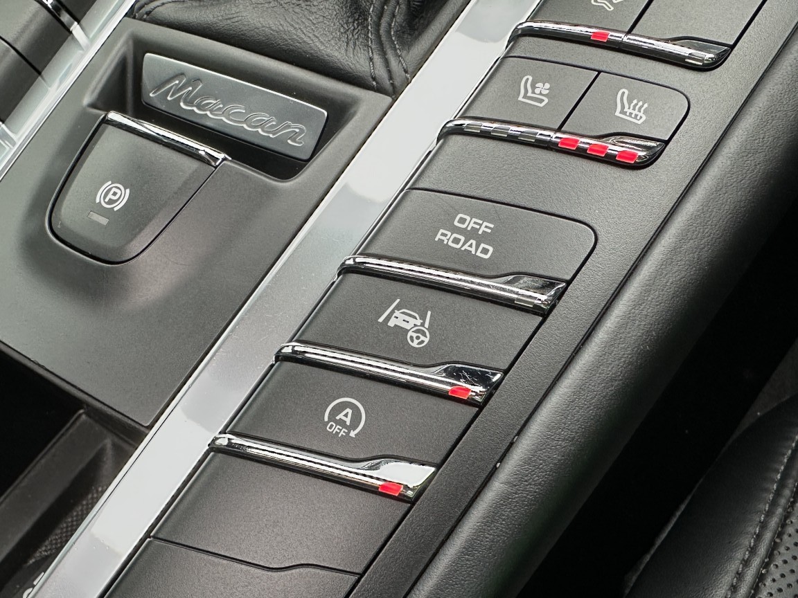 Used Porsche Macan 2015 for sale - 77632390: Photo 17