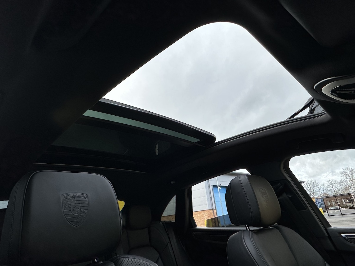 Used Porsche Macan 2015 for sale - 77632390: Photo 38