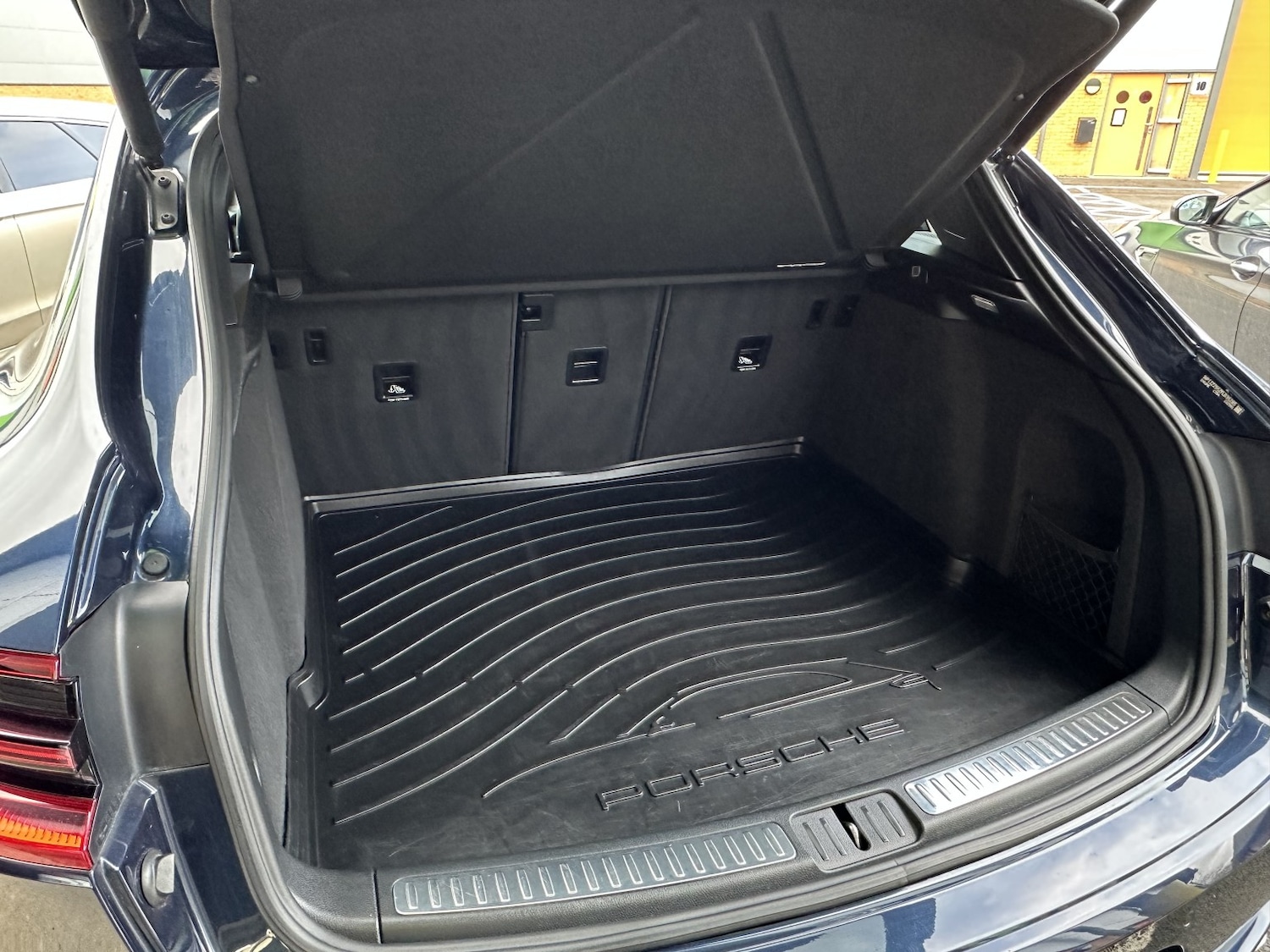 Used Porsche Macan 2015 for sale - 77632390: Photo 40