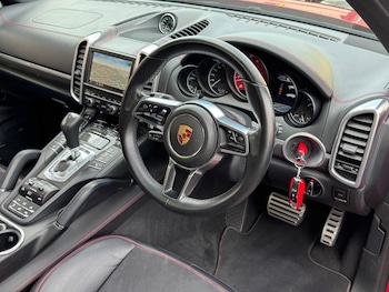 Used Porsche Cayenne 2015 for sale - 75517781: Photo